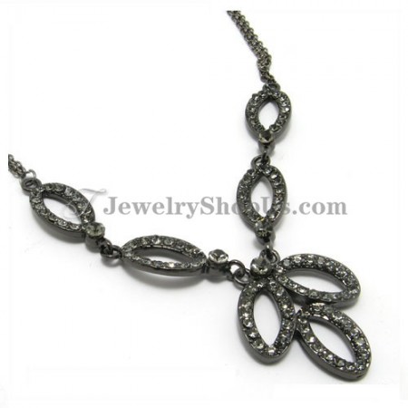 Fashion Leaves Shape Black Alloy Pendant with Rhinestones